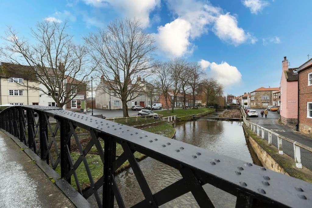 Villa In The Heart Of It! Stokesley Exterior foto